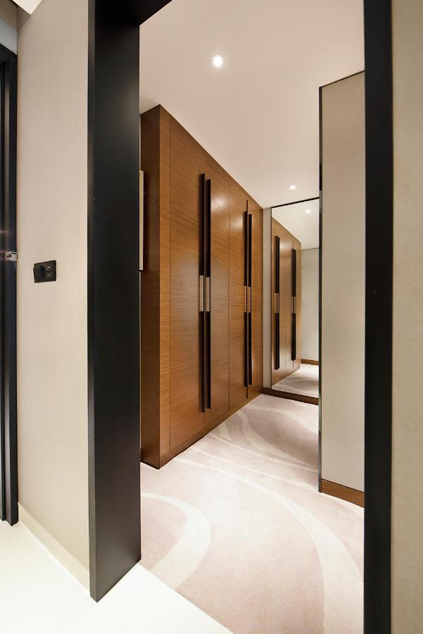 Asiana Grand Hotel Dubai Esterno foto A walk-in wardrobe